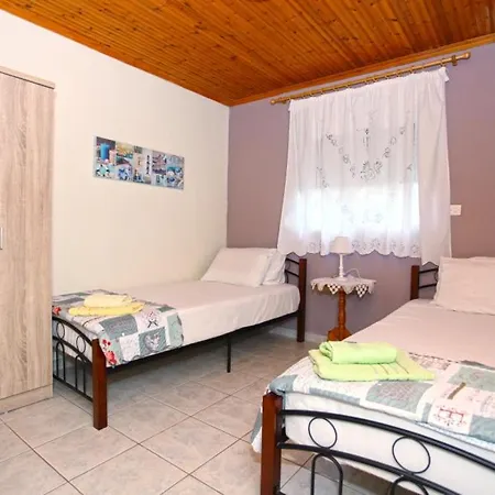 Alexia's House Nyaraló *